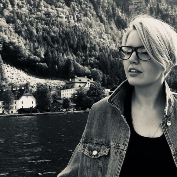 Meet your Posher, Scarlett zhang - Picture 1 of 1